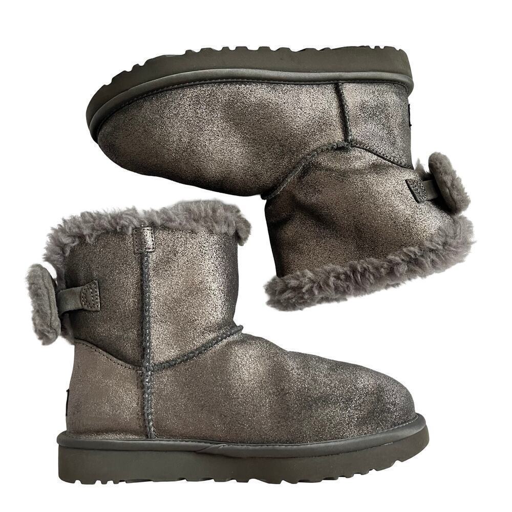 UGG Australia Arielle Sparkle Sherling Bow Boots‎ Size 7 Charcoal Gray Metallic